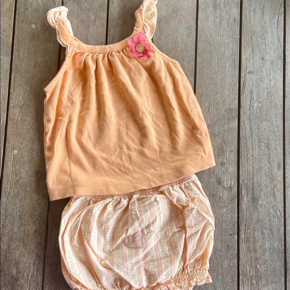 Gymboree Sz 18-24m 2pc 🌸 tank & ruffled bottoms